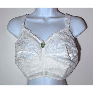 VINTAGE 42D FIGURETTES WHITE FITTED LACE BRA  STYLE 526 USA Made Pin-up